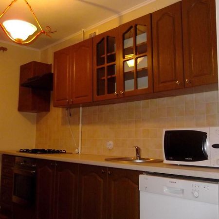 Comfortable Apartments In Centre With 3 Bedrooms Rivne Exteriör bild